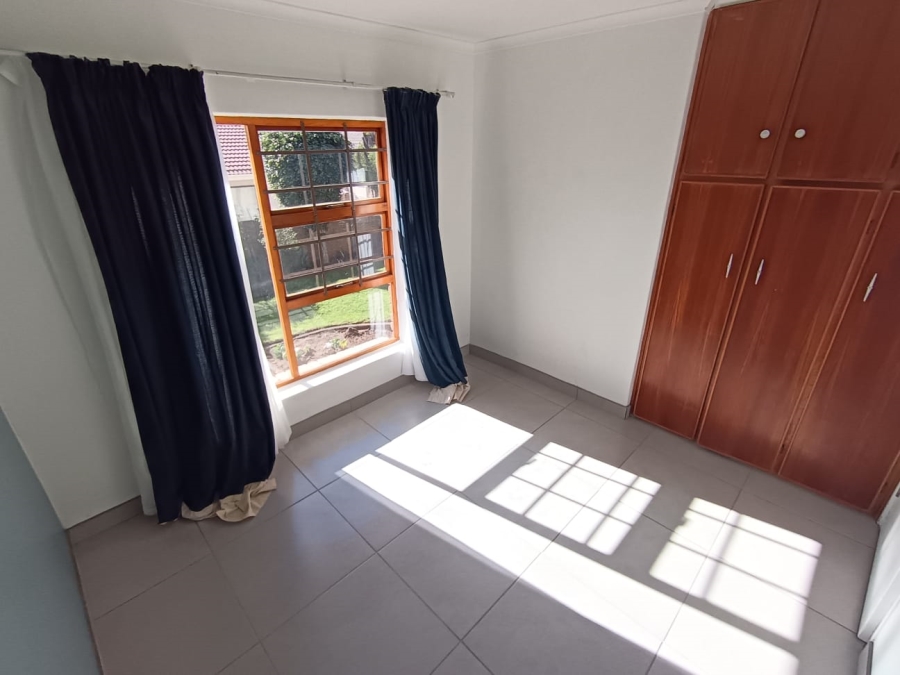 To Let 3 Bedroom Property for Rent in Heiderand Western Cape